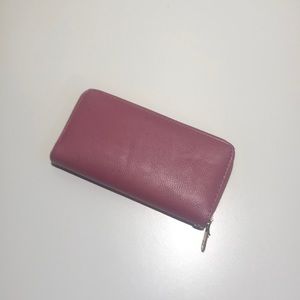pink wallet
